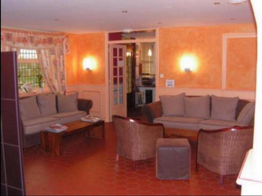 Au P'Tit Quinquin Hotell Le Val-Saint-Père Exteriör bild