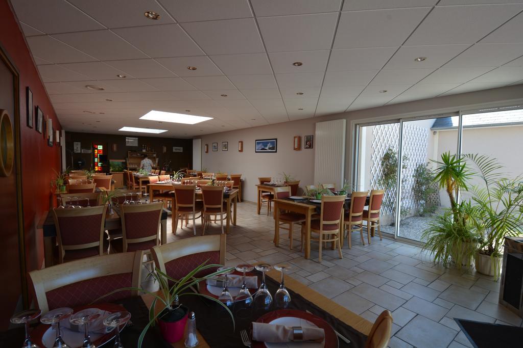 Au P'Tit Quinquin Hotell Le Val-Saint-Père Exteriör bild