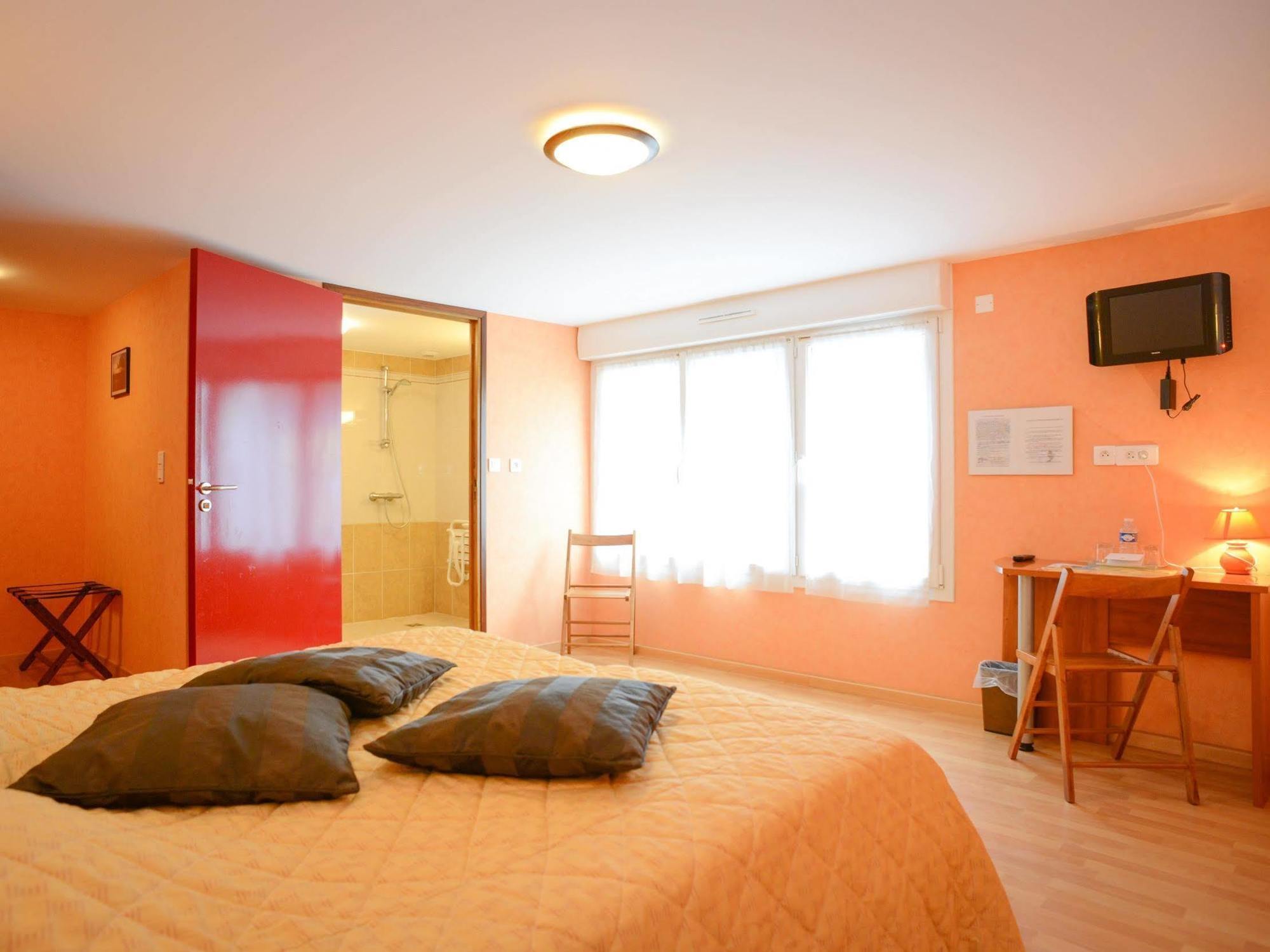 Au P'Tit Quinquin Hotell Le Val-Saint-Père Exteriör bild